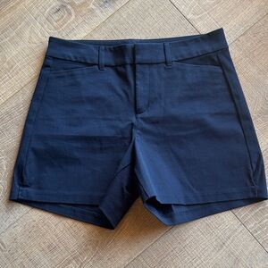 GAP Women's Navy High-Waist pixie secret smooth pockets Tailored Shorts NWOT 4